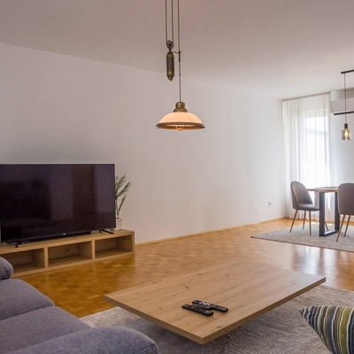 Miete einer geräumigen 2-Zimmer-Wohnung, 78 m², Vračar, Belgrad, Serbien